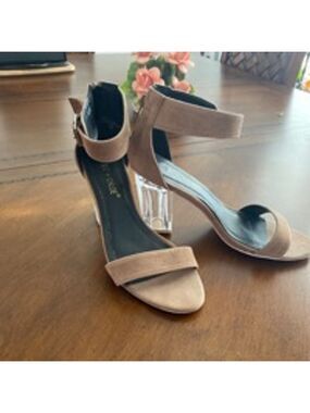 Women's Chase + Chloe lucite clear hHeels Size 7.5 Beige